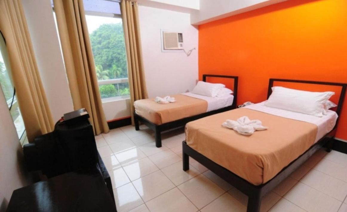 Negrense Suites Bacolod Eksteriør billede