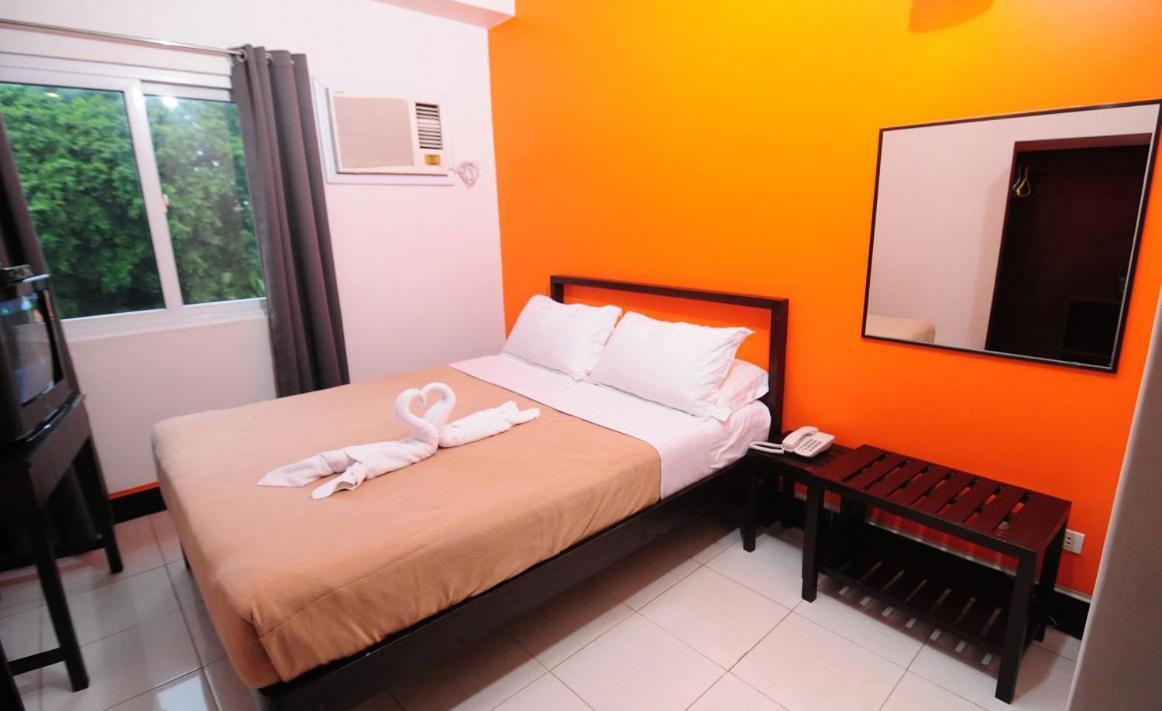Negrense Suites Bacolod Eksteriør billede