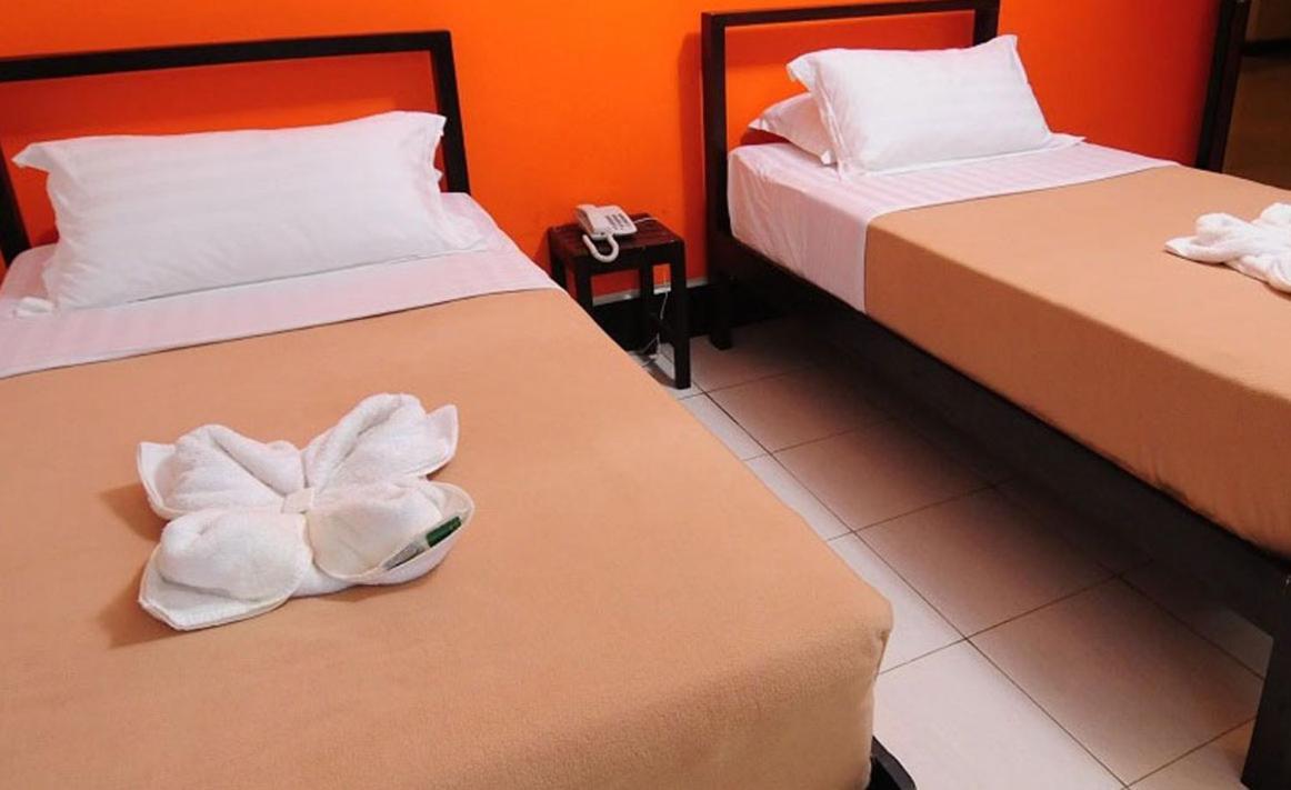 Negrense Suites Bacolod Eksteriør billede